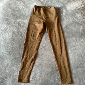 Montiel Workout legging (silky/smooth/compression) olive green, worn once